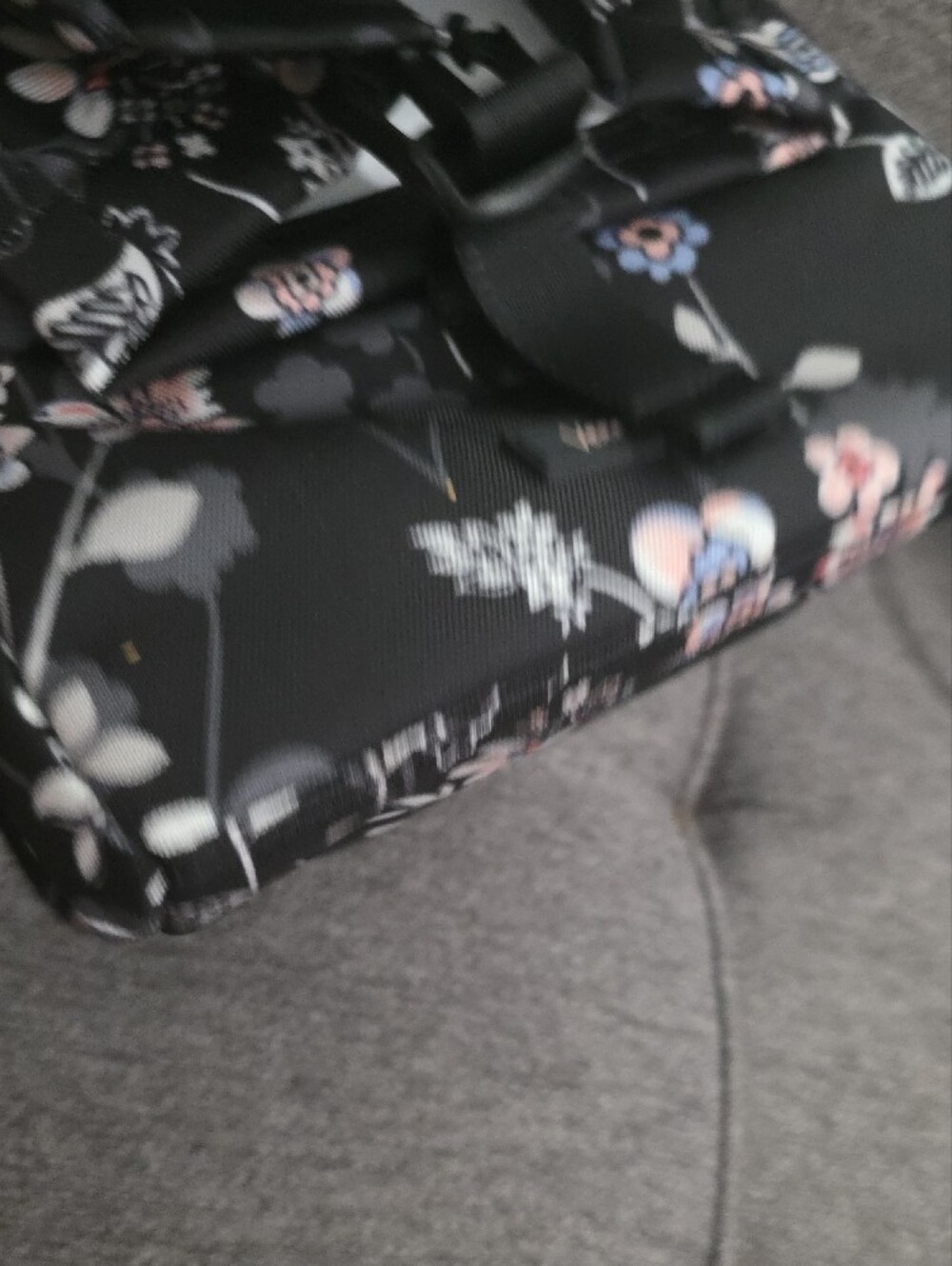 Vera Bradley Black Floral Lunch PAck with Pink & Blue Accents - Picture 11 of 13